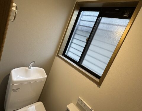 落ち着いた雰囲気のトイレです。