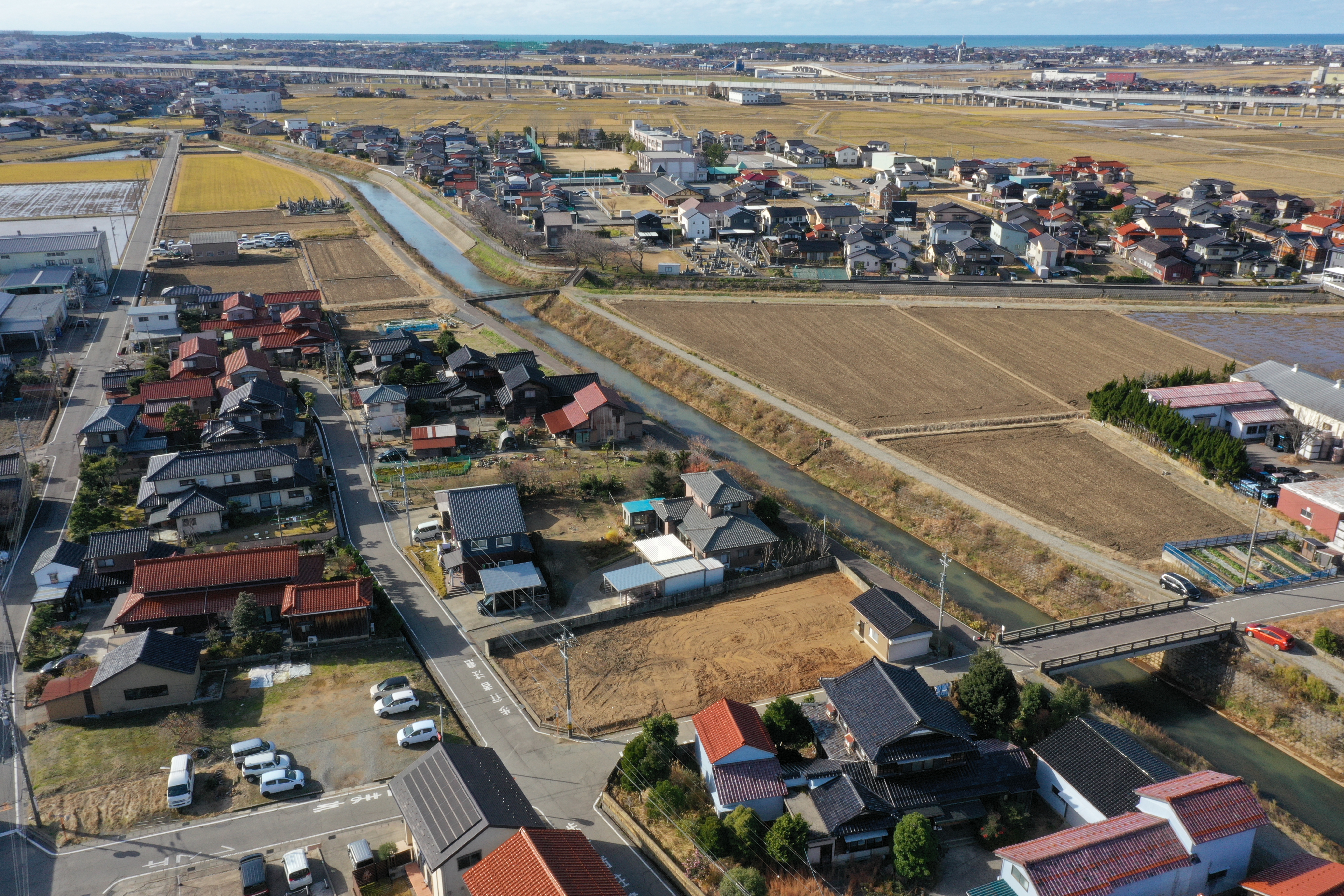 ドローンによる遠景です。 (外観) ドローンによる遠景です。 (外観)