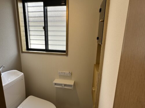 落ち着いた雰囲気のトイレです。