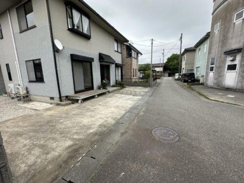 全面道路です。 (外観)